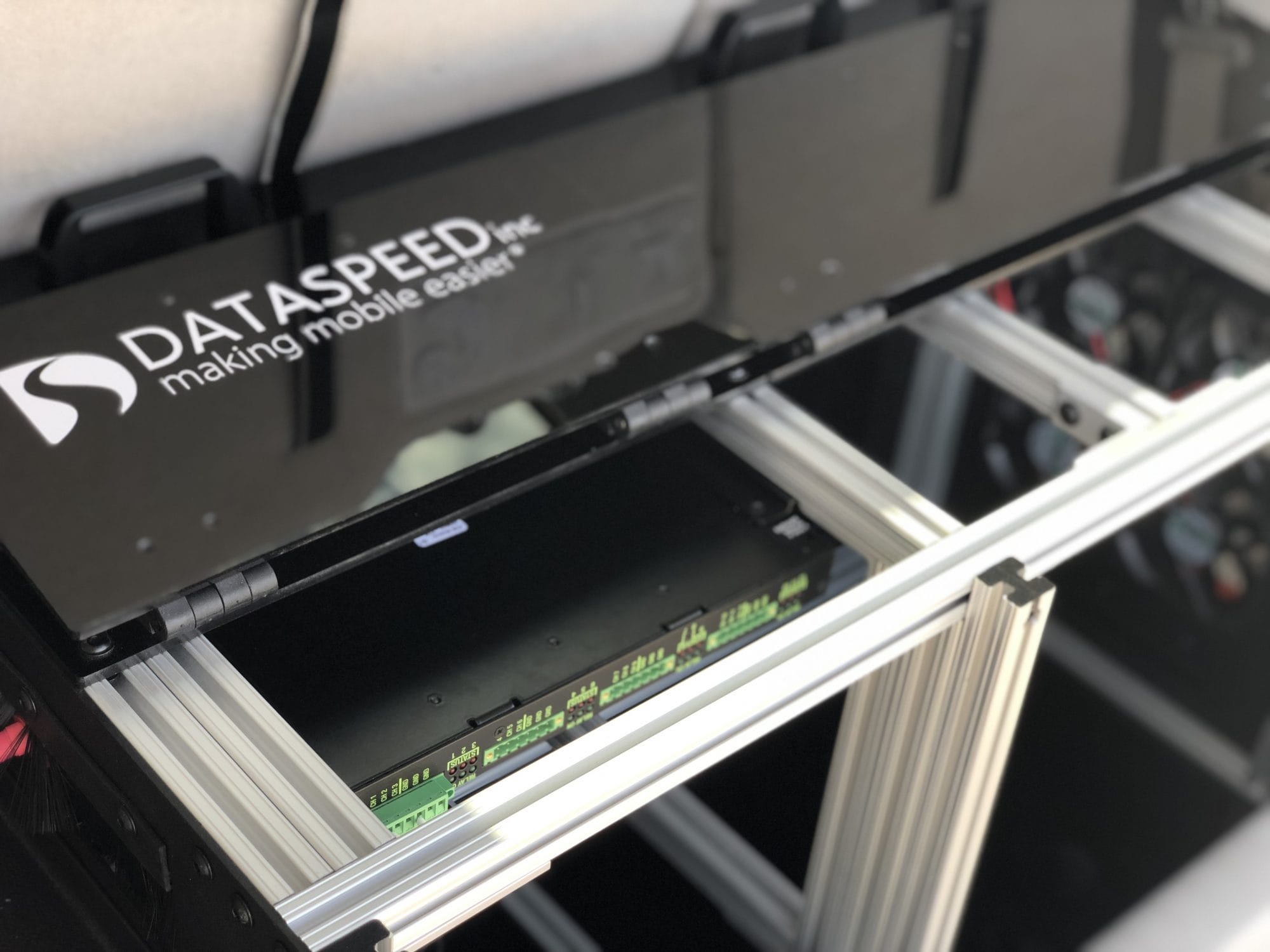 Autonomous vehicle computer trunk storage